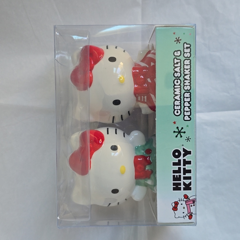 Hello Kitty Salt & Pepper shakers